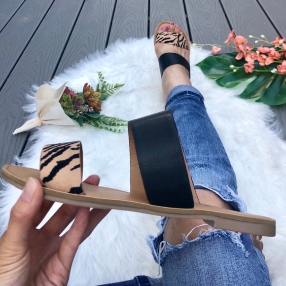 Animal Print Sandals - Picture 7 of 7